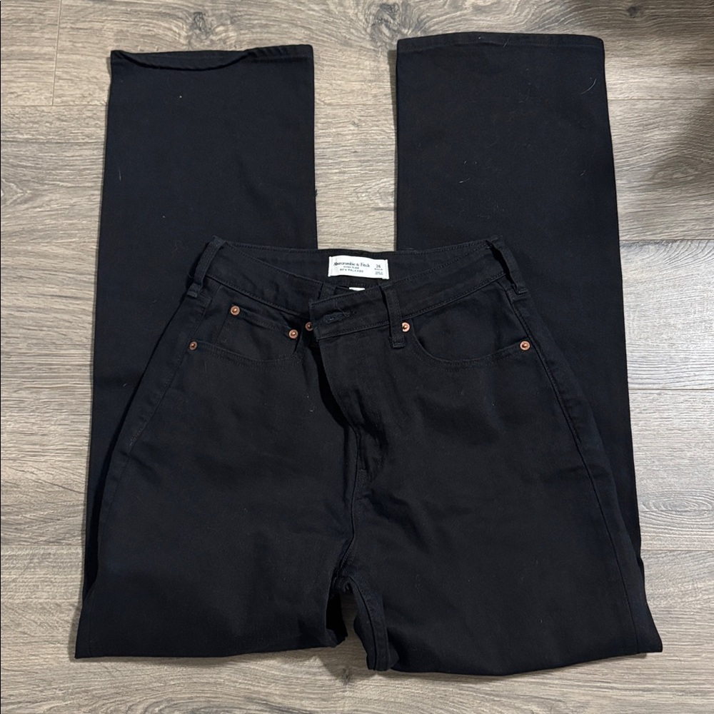 Abercrombie High Rise 90’s Relaxed Black Denim (Curve Love)